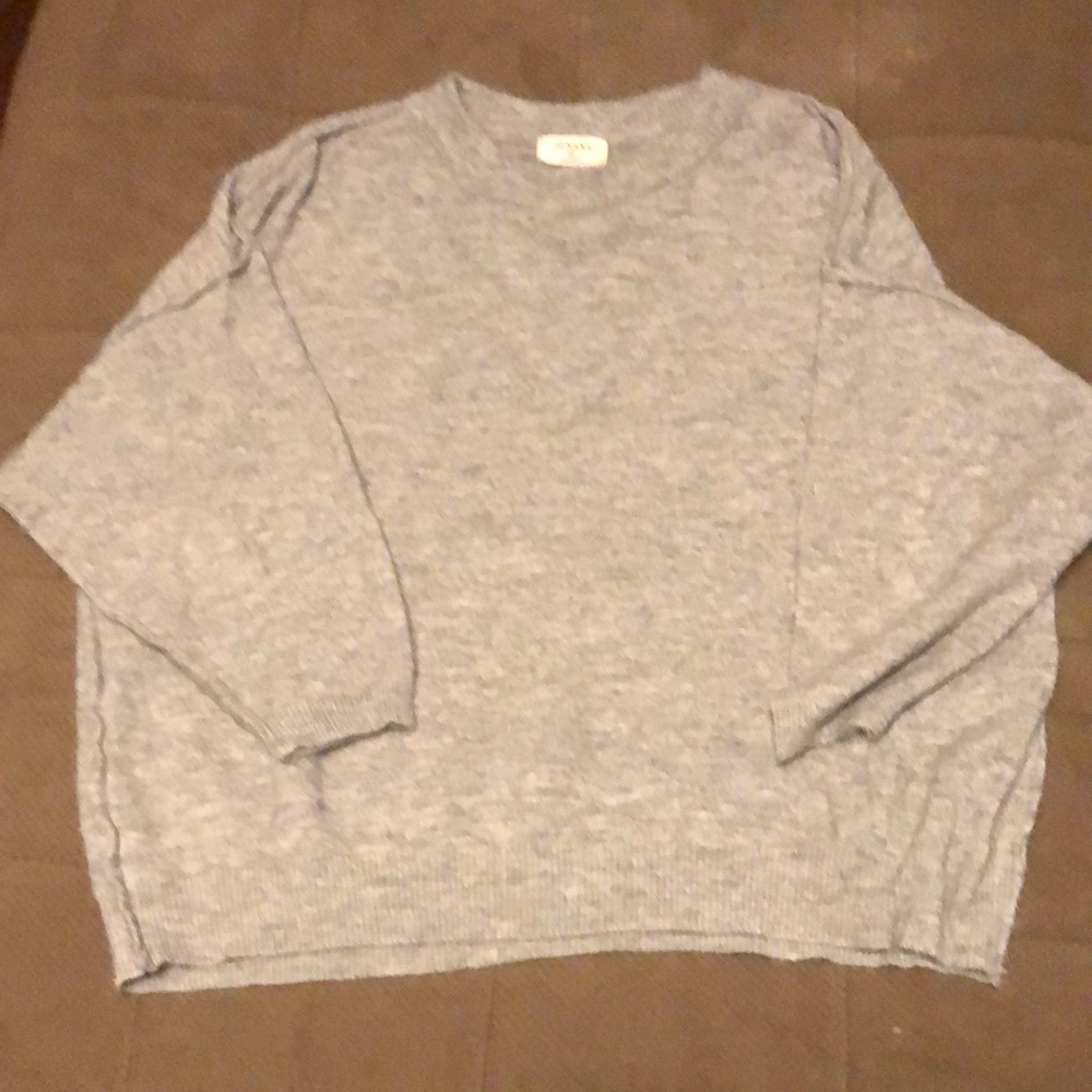 Zenana Outfitters Light Gray Knit Sweater